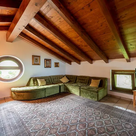 Il Dipinto Sul Center: Terrace And Garden - Happy *