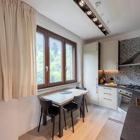 Il Dipinto Sul Center: Terrace, Garden And Privare Garage - Happy
