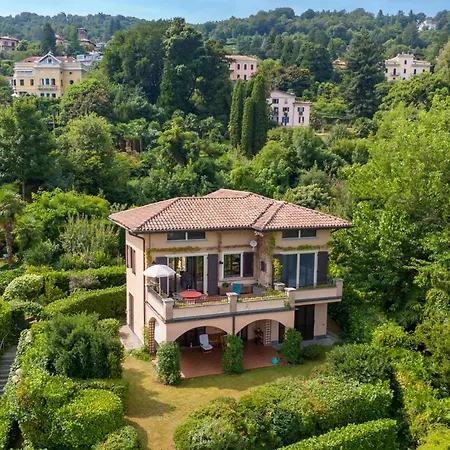 Il Dipinto Sul Center: Terrace And Garden - Happy *