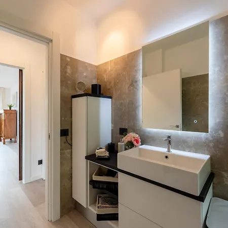 Tatil Evi Il Dipinto Sul Center: Terrace, Garden And Privare Garage - Happy Stresa
