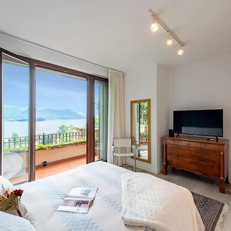 Tatil Evi Il Dipinto Sul Center: Terrace, Garden And Privare Garage - Happy Stresa