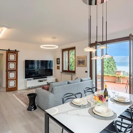 Il Dipinto Sul Center: Terrace, Garden And Privare Garage - Happy *