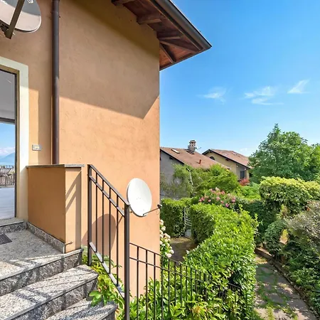 Tatil Evi Il Dipinto Sul Center: Terrace, Garden And Privare Garage - Happy Stresa